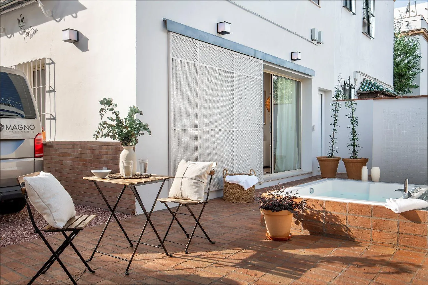 Robles Suite Apartment With Jacuzzi And Private Parking Sevilla 0*,